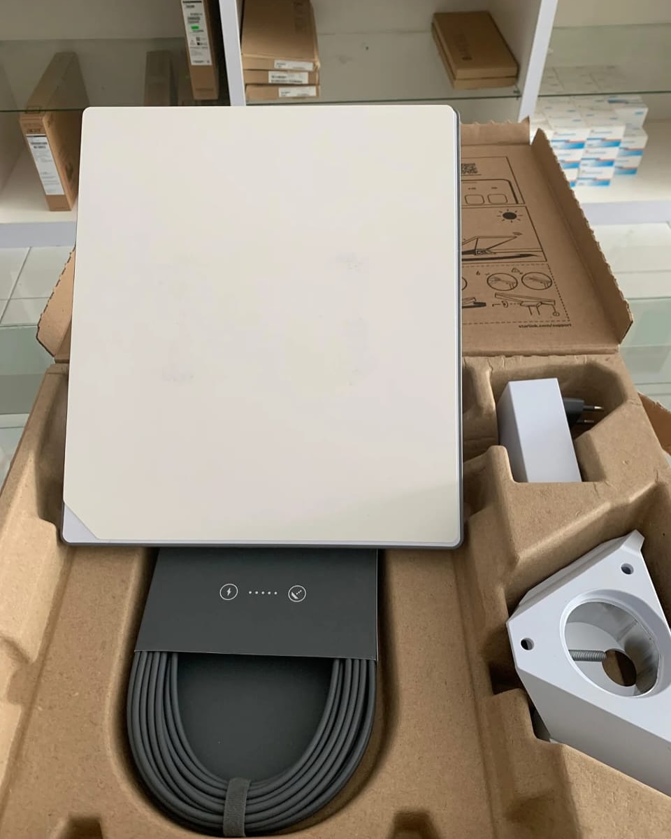 Antena Starlink con kit de instalación